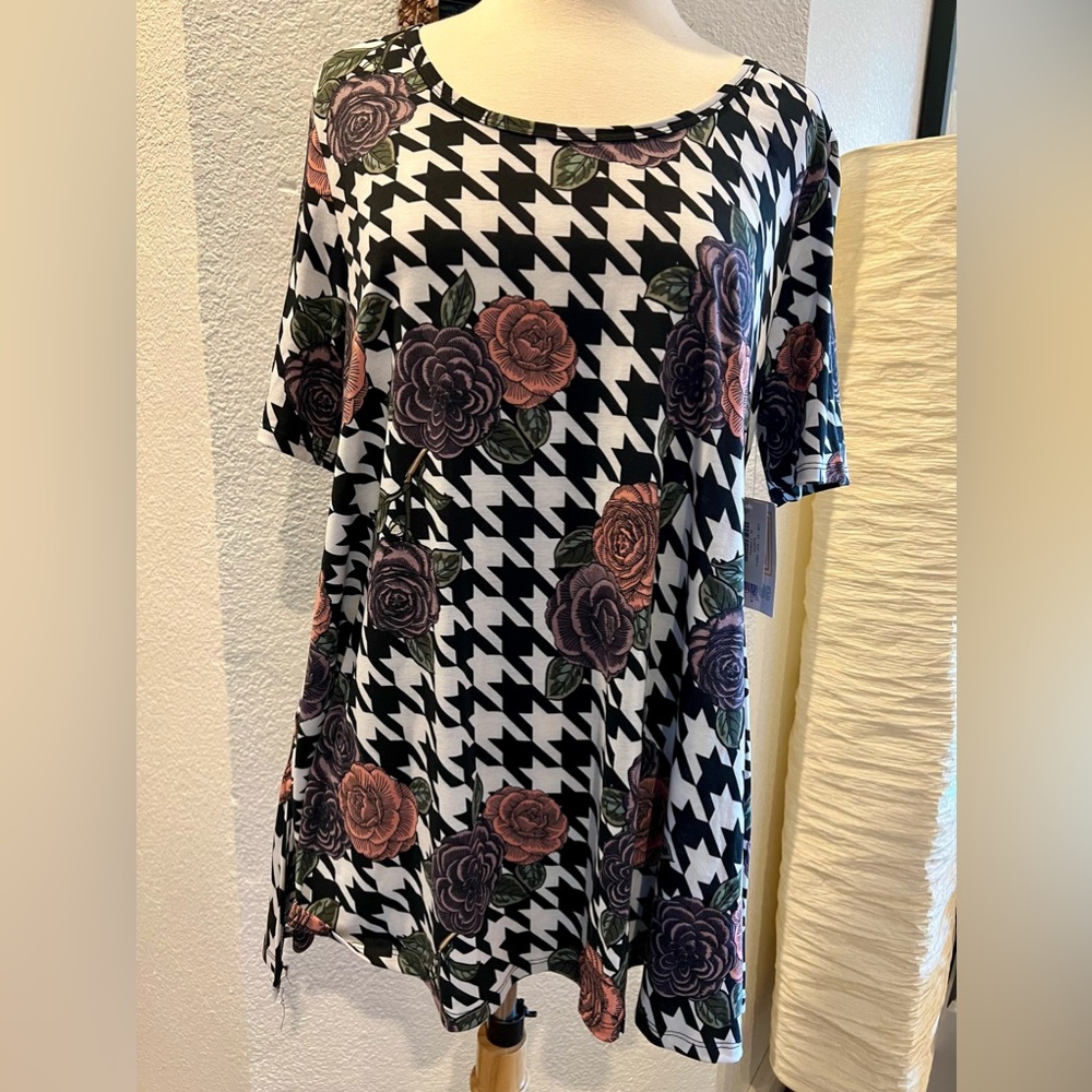Lularoe Perfect T Tunic Top